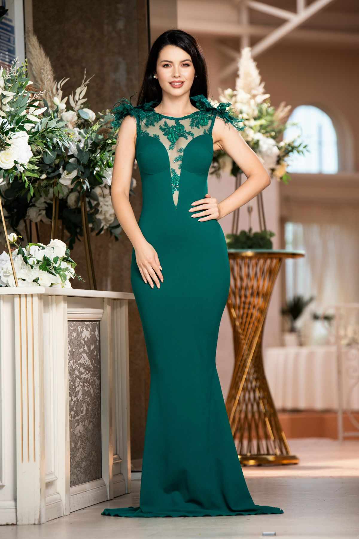 Rochie de lux Kathrin sirena verde cu flori 3D la umeri si fulgi